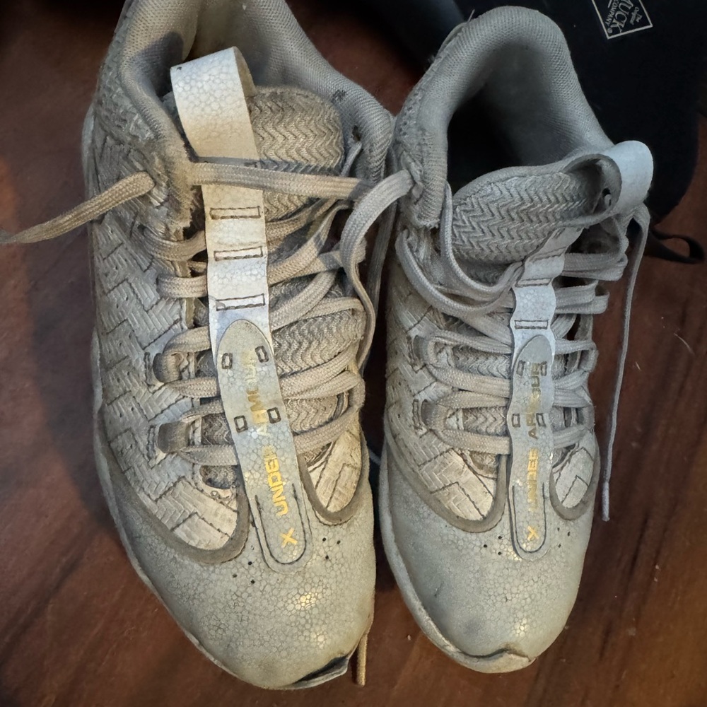 Under Armour Textured cleats